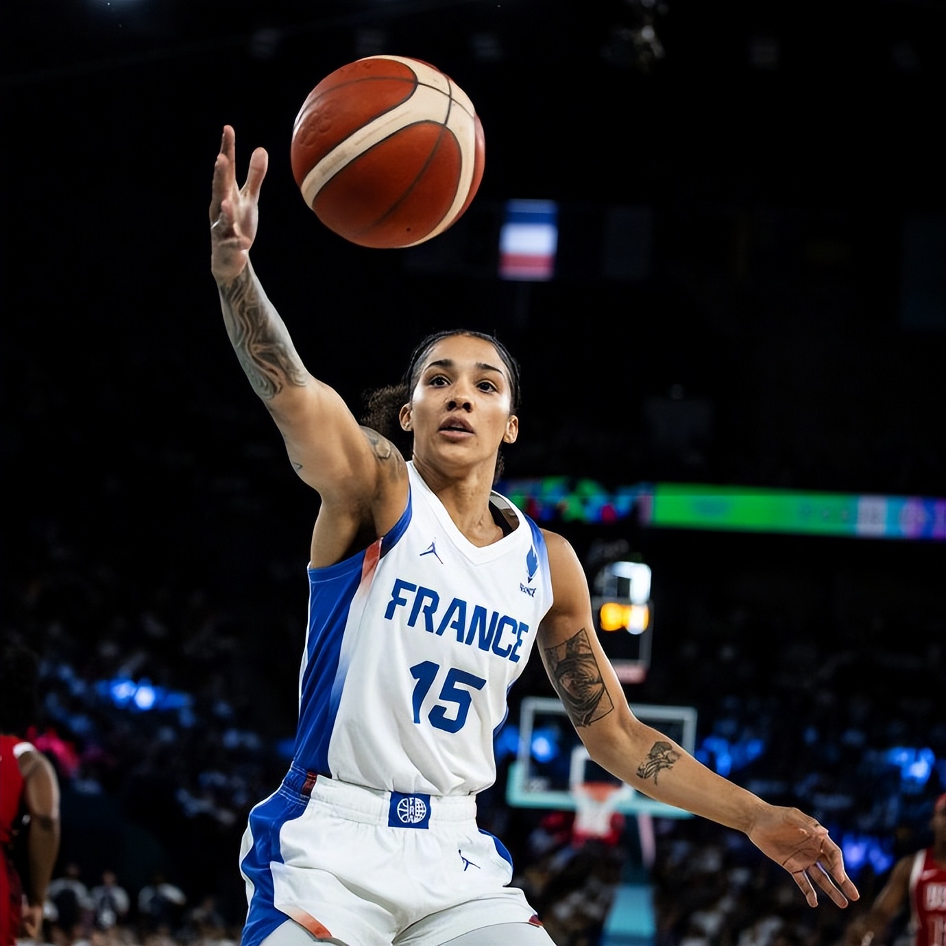 射击半决赛焦点战:岭北迅豹队翻盘滇池巨龙队,外线火力全开。更衣室氛围正向的简单介绍-APP下载