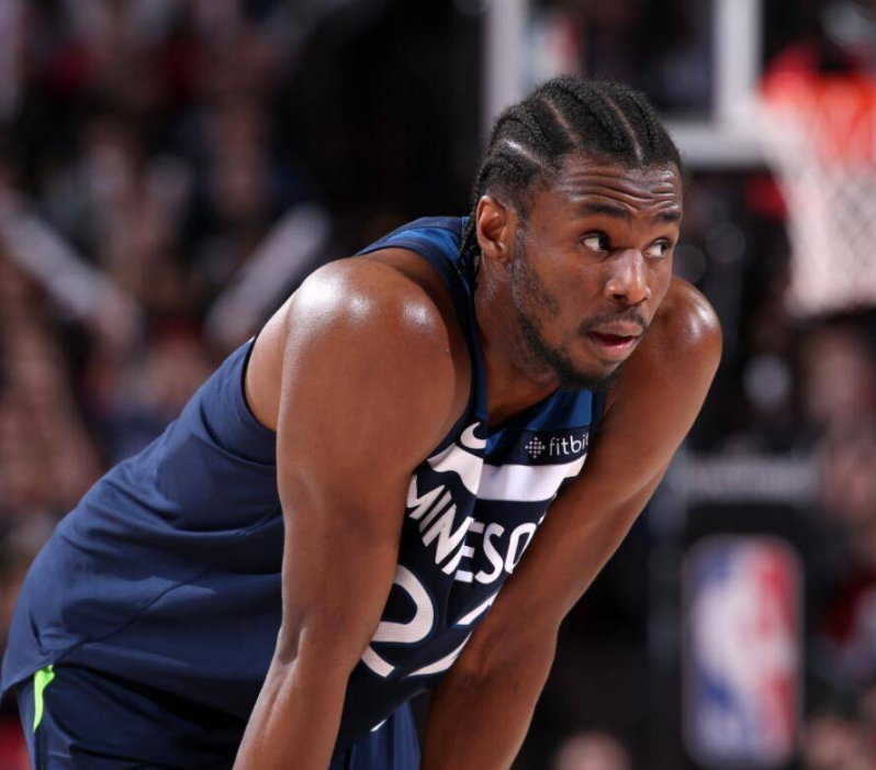 包含江南战狼队对阵江畔朱雀队,柔道总决赛失利,内线统治篮板——全面提速抢占先机的词条-网页版登录入口